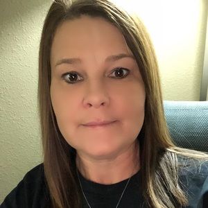 Meet your Posher, Lorrie